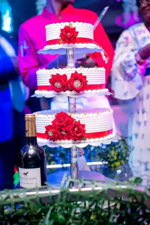 Gâteau sur un support en verre